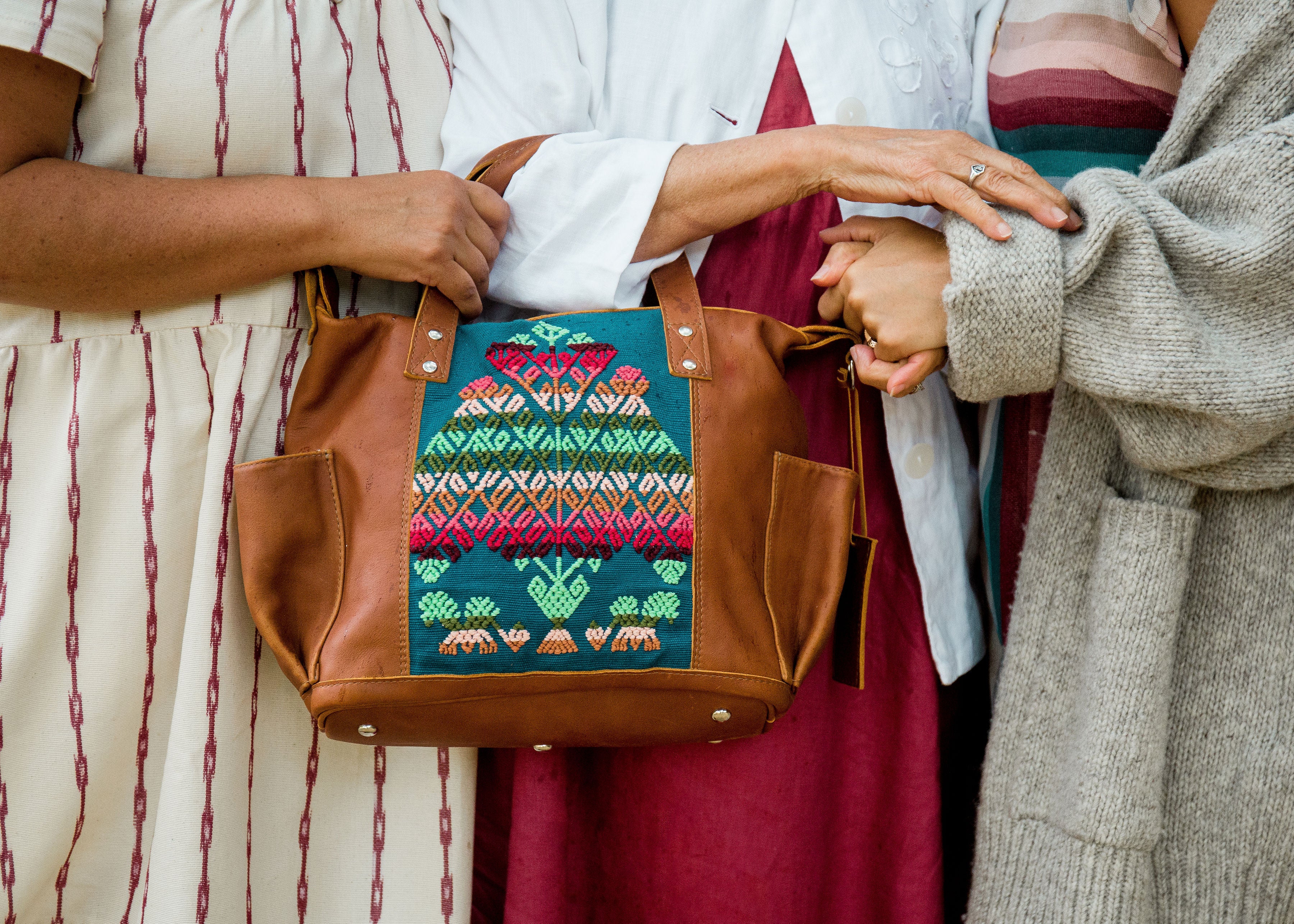 Heritage & Society: Tree of Life Bag | Nena & Co display picture 3