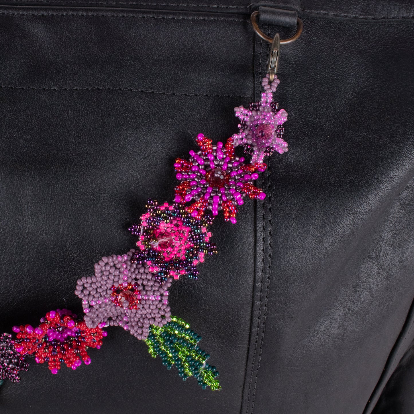 BEADED FLORAL BAG NECKLACE - NO. 18297