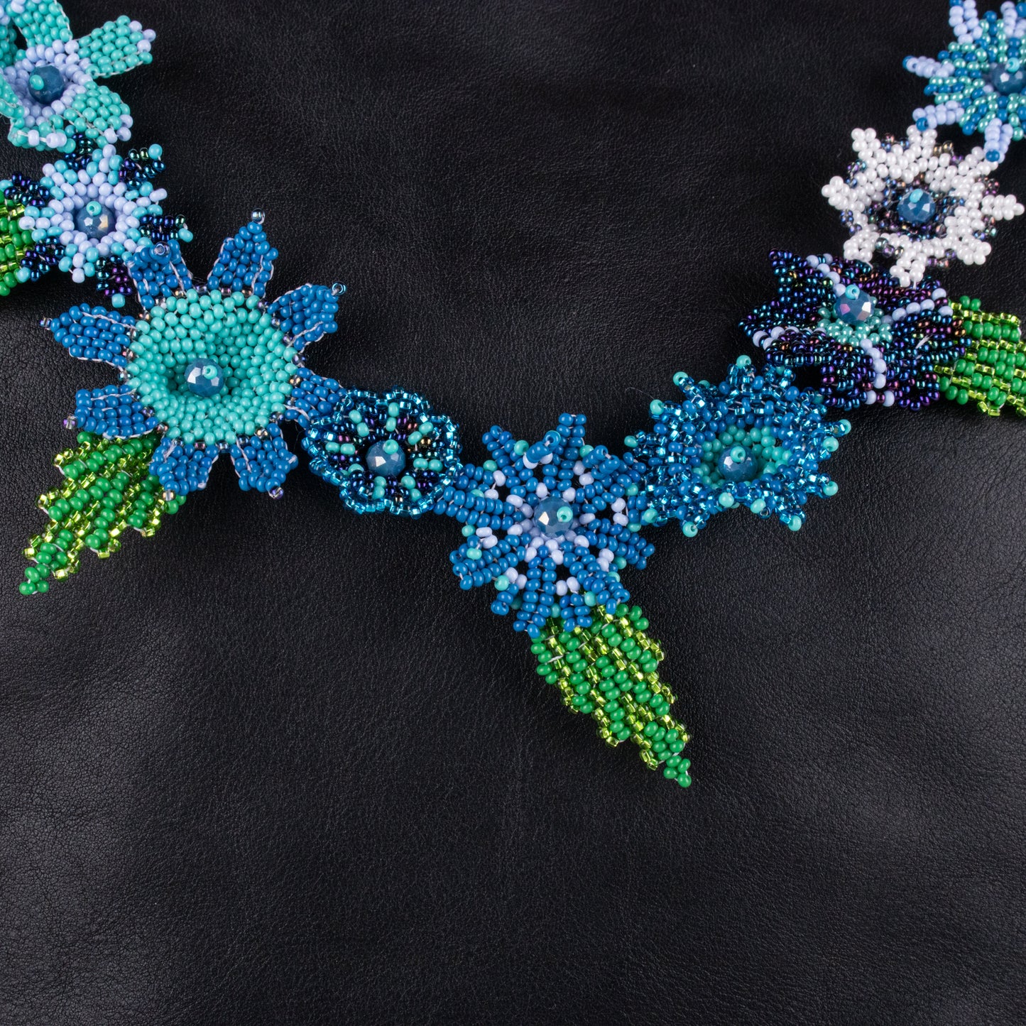 BEADED FLORAL BAG NECKLACE - NO. 19773