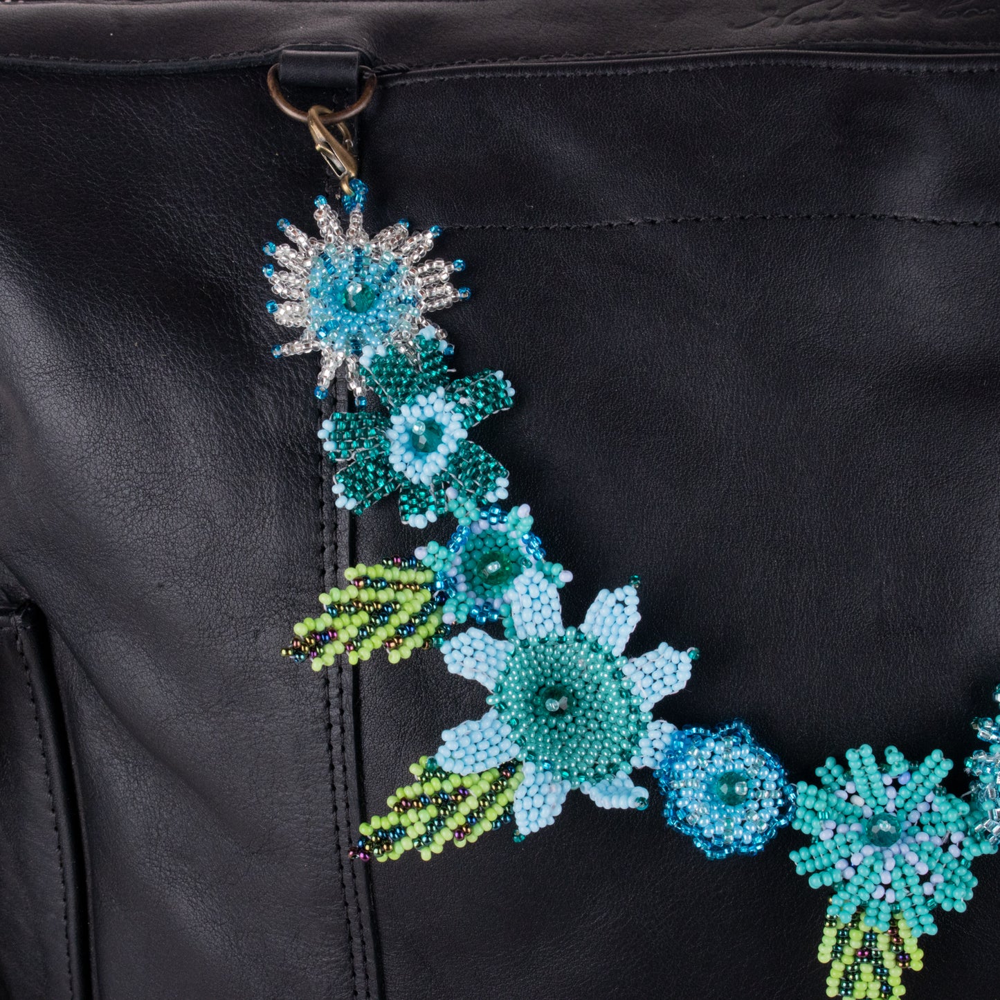 BEADED FLORAL BAG NECKLACE - NO. 19779