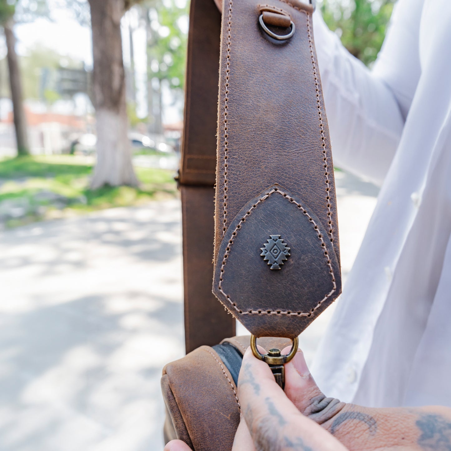 ADJUSTABLE WIDE STRAP - CHESTNUT