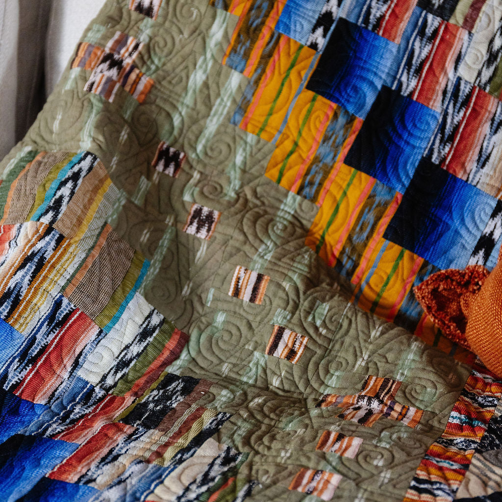 HERITAGE QUILTED THROW - NO. 47873