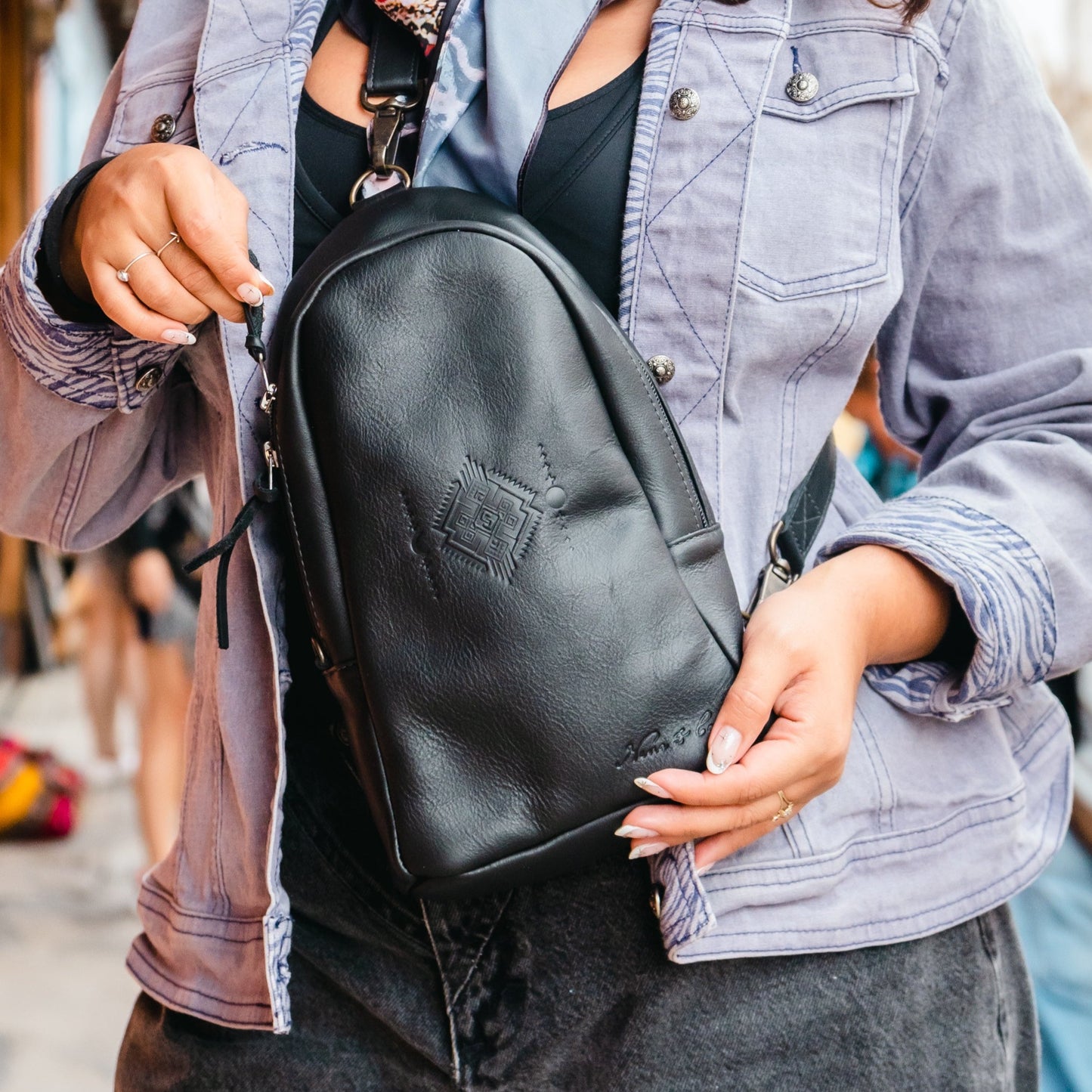 CROSSBODY SLING 2.0 - FULL LEATHER - NEW MOON ICON - BLACK