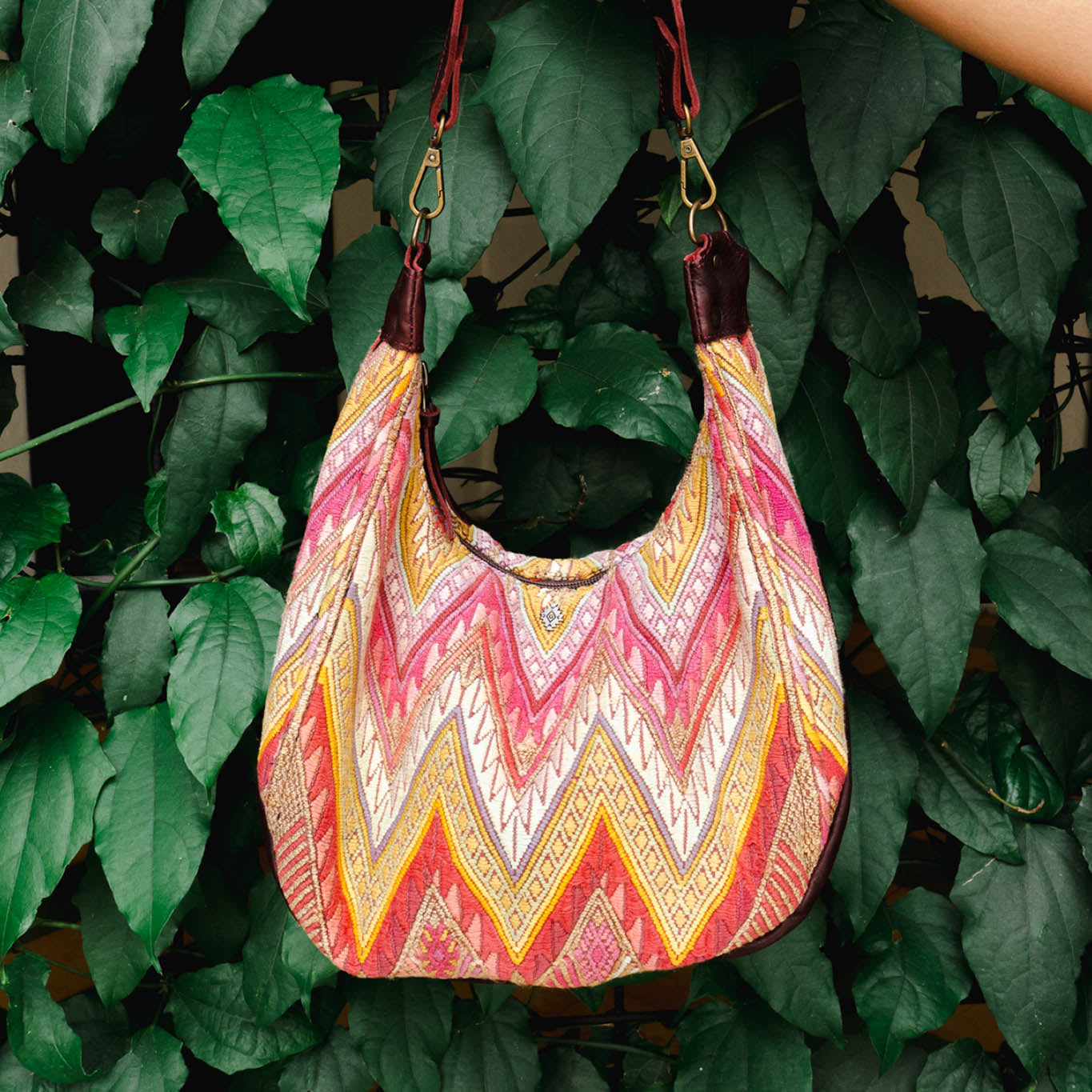 BOHO SADDLE BAG - OOAK HUIPIL - VINO TINTO - NO. 15936