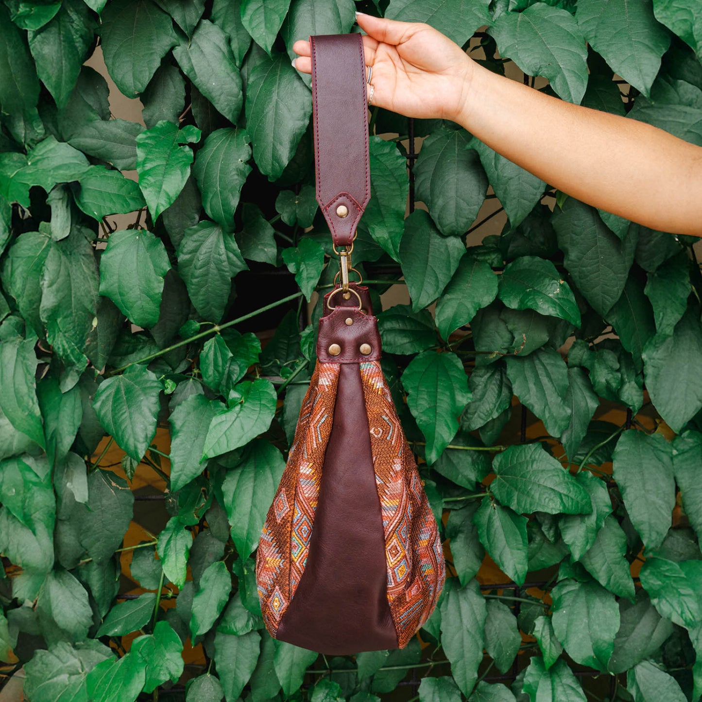 BOHO SADDLE BAG - OOAK HUIPIL - VINO TINTO - NO. 15935