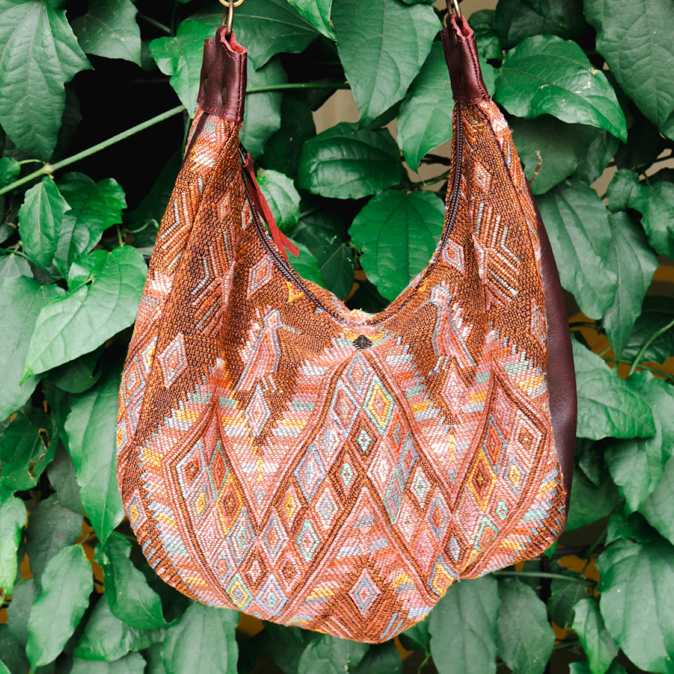 BOHO SADDLE BAG - OOAK HUIPIL - VINO TINTO - NO. 15935