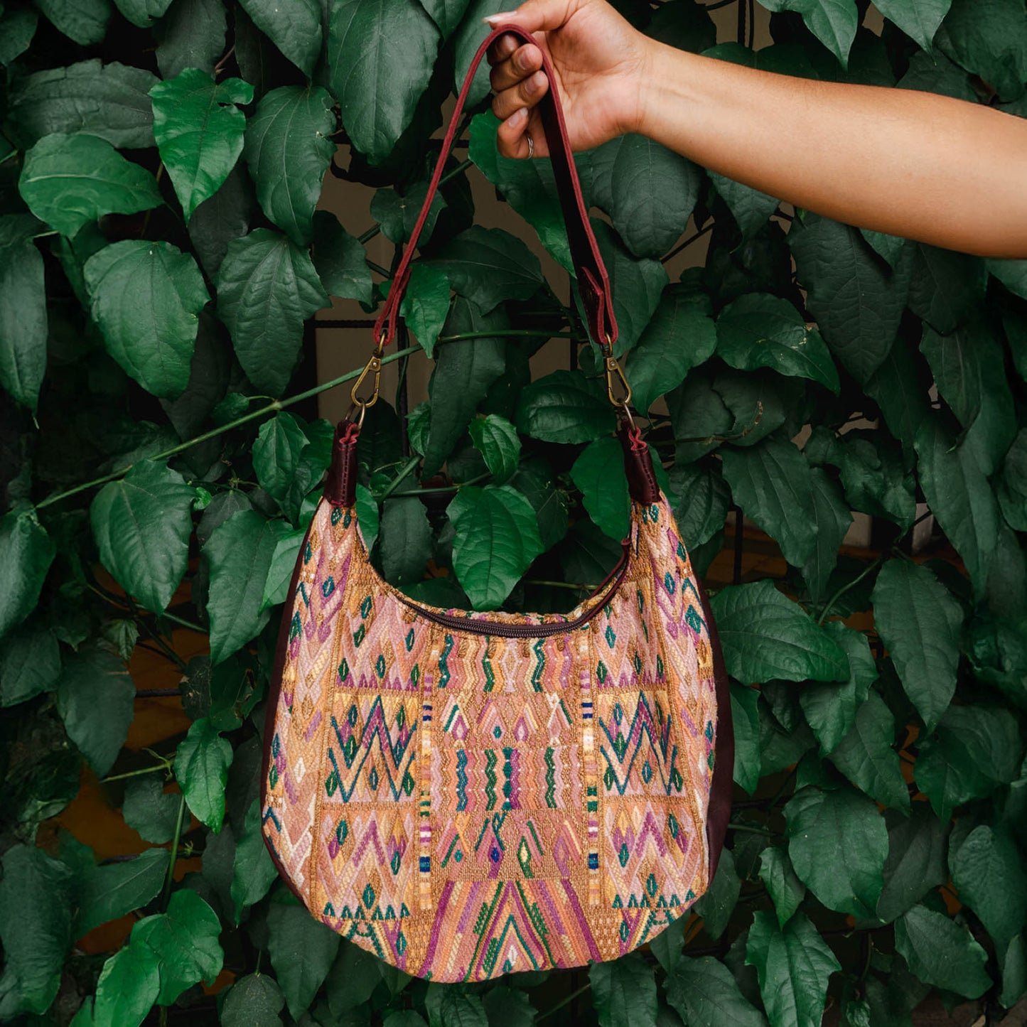 BOHO SADDLE BAG - OOAK HUIPIL - VINO TINTO - NO. 15933