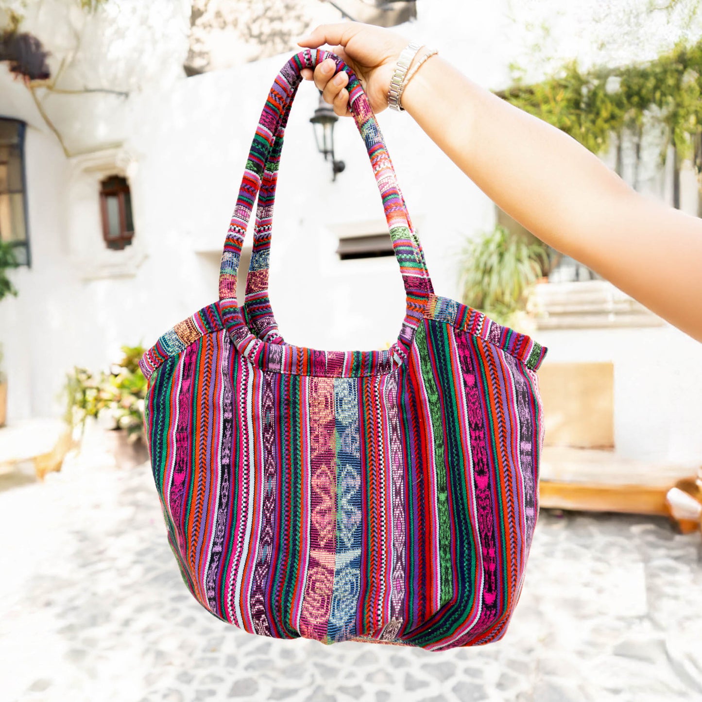 MEDIUM VOYAGER BAG - BUTTERFLY CORTE - NO. 15971