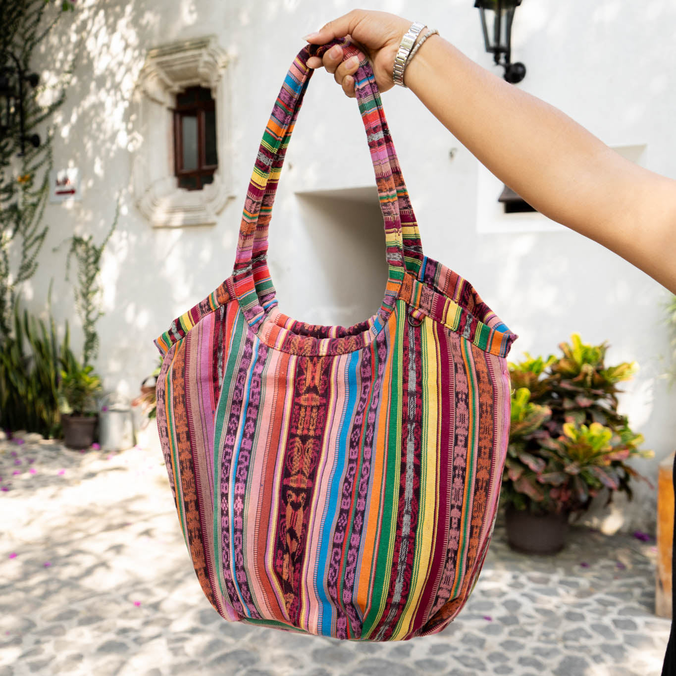 MEDIUM VOYAGER BAG - BUTTERFLY CORTE - NO. 15975