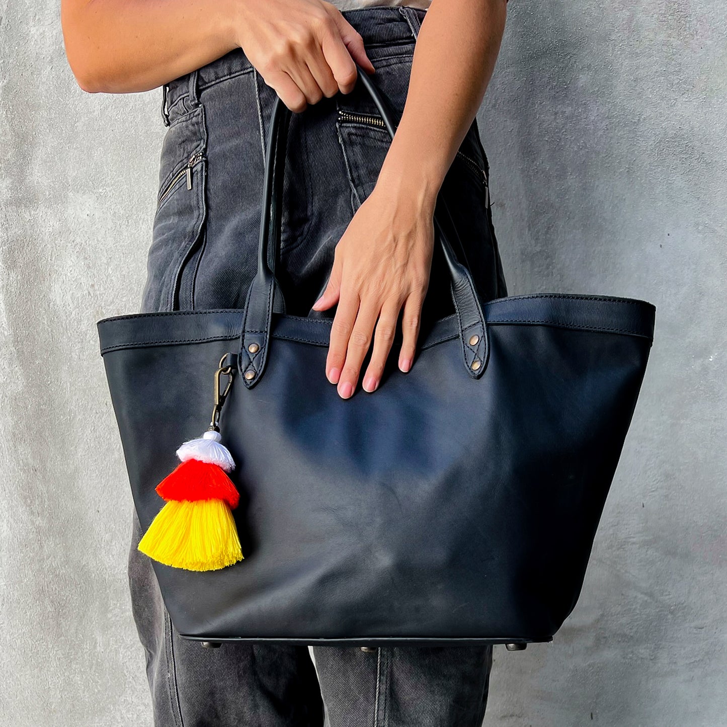 CLASSIC WATERFALL CHARM - CANDY CORN