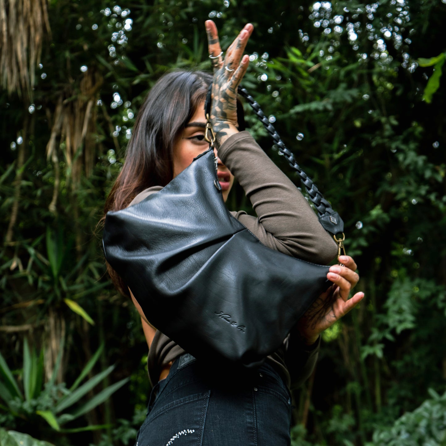 ALI'S STASH - SMALL EXPEDITION BAG - BLACK - NO. A-10072