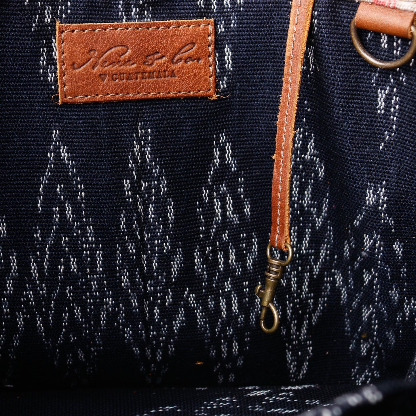THE PERFECT TRAVEL TOTE - MEDIUM - CORTE - CAFE - NO. 11976