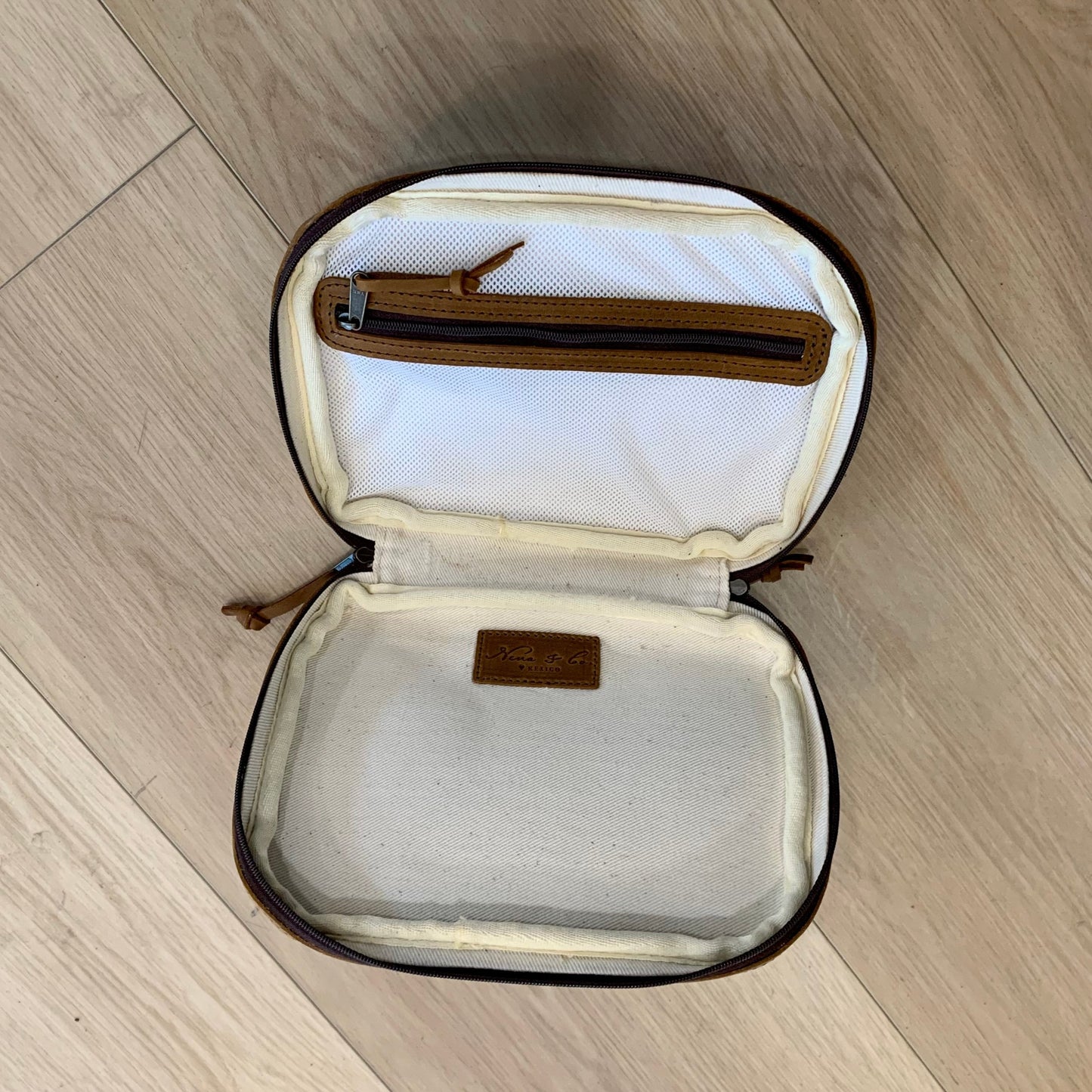 TECH POUCH - MEXICO COLLECTION - TOBACCO LEATHER