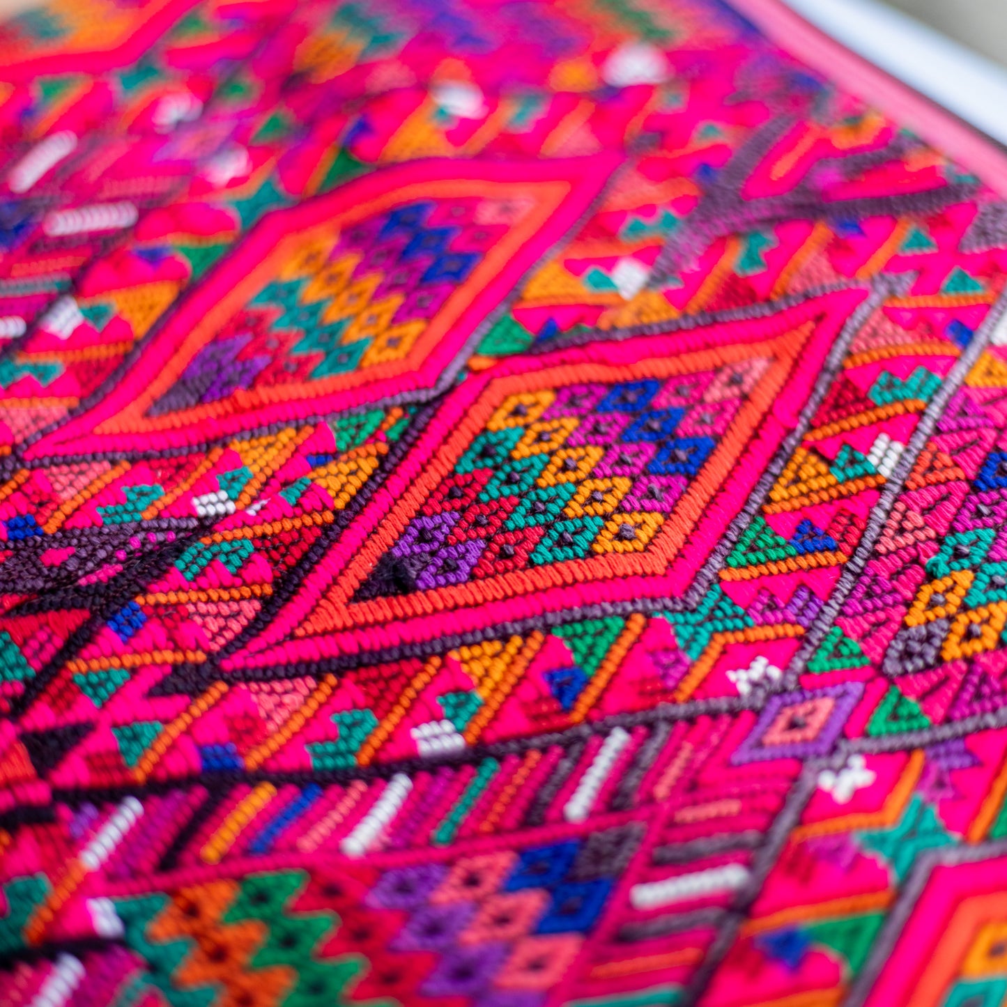 LAPTOP CASE 16" - OOAK HUIPIL - RASPBERRY - NO. 18425