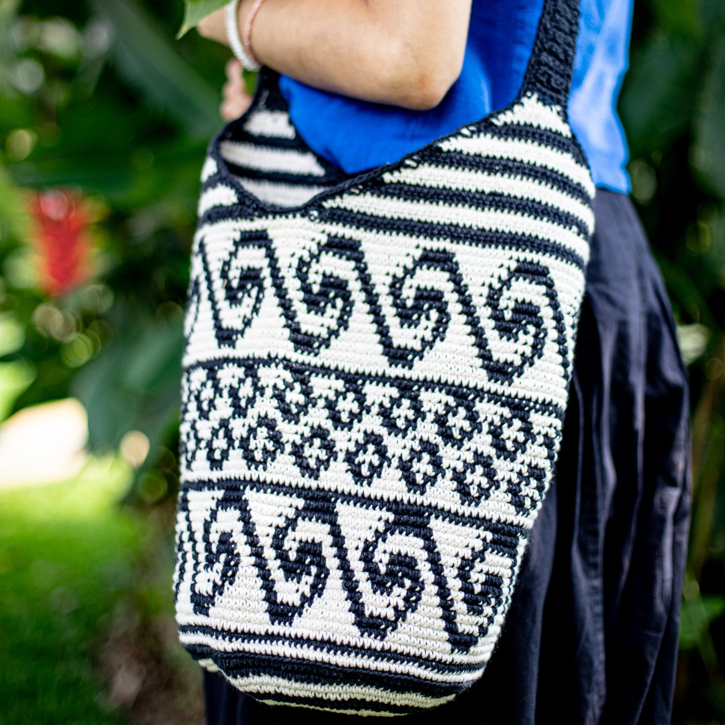 CROCHETED SHOULDER BAG - NO. 18228