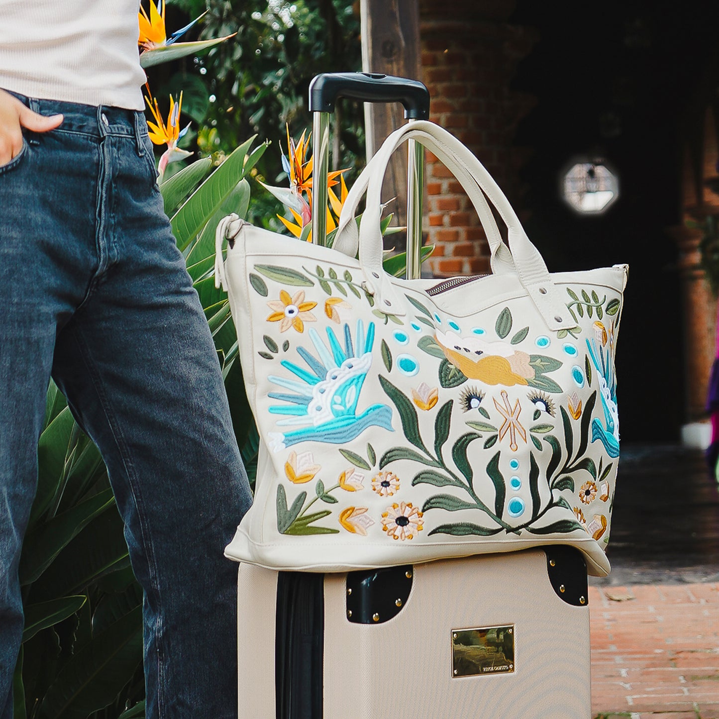 PERFECT WEEKENDER - 10 YEAR ANNIVERSARY - EMBROIDERED LEATHER - AZURE - BONE
