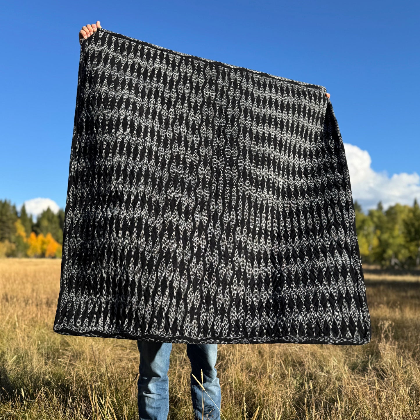 HERITAGE QUILTED THROW - NO. 47873