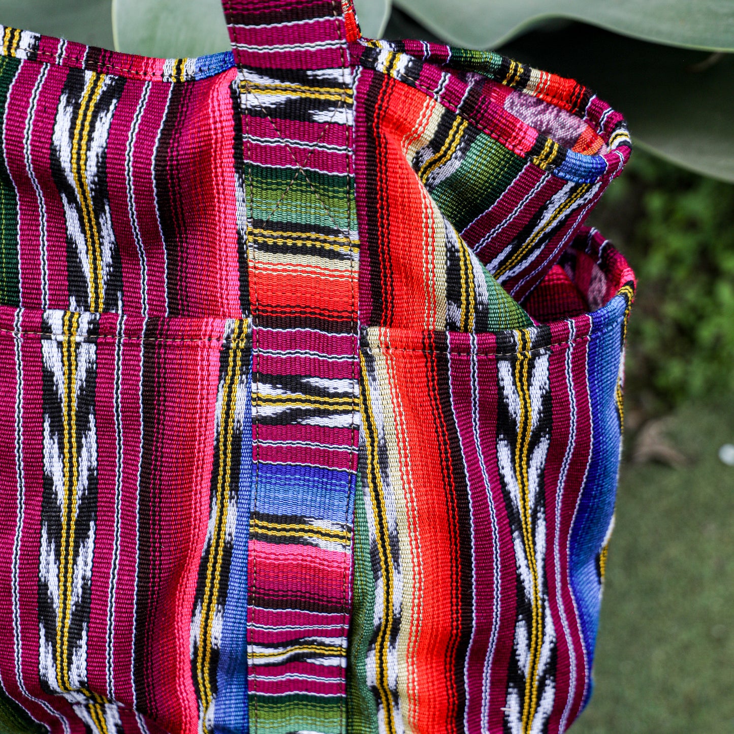 SANTI TOTE - RAINBOW FALLS