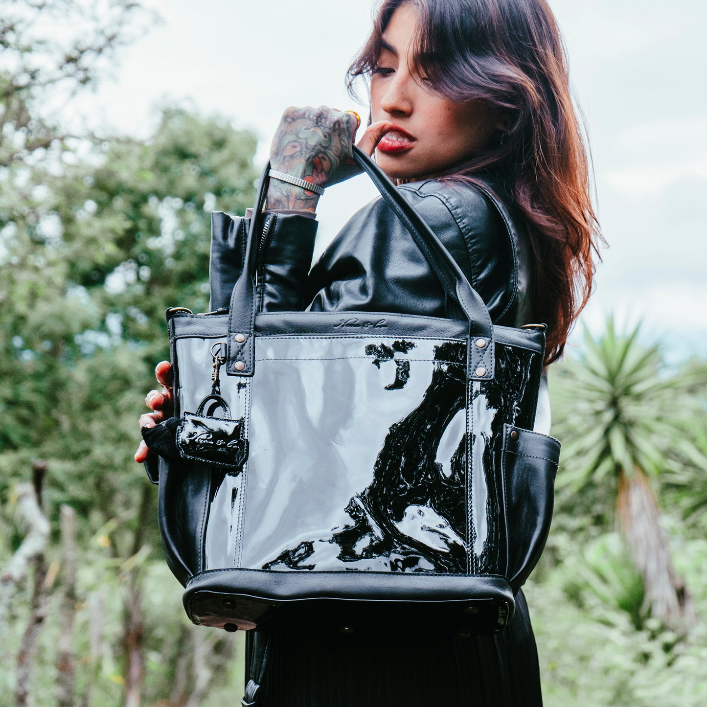 THE PERFECT BAG MEDIUM - FULL LEATHER - PATENT BLACK