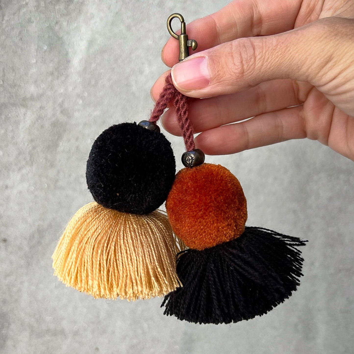 MINI DOUBLE POM TASSEL - BROWN & GOLD