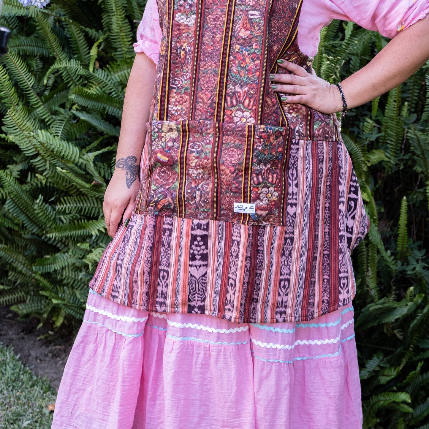 ABUELA APRON - CORTE - NO. 200795