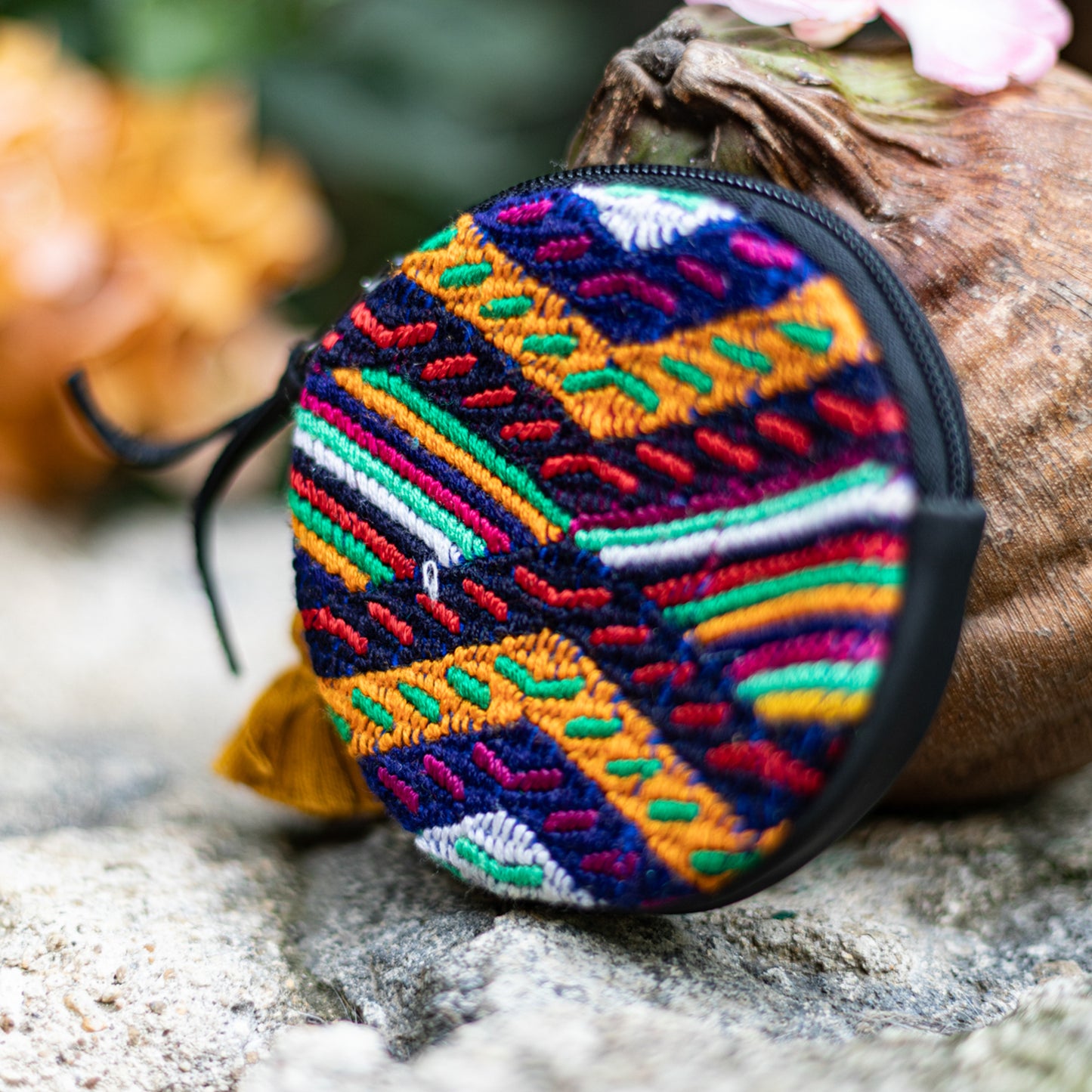 CIRCLE COIN PURSE - OOAK HUIPIL - BLACK - NO. 17526