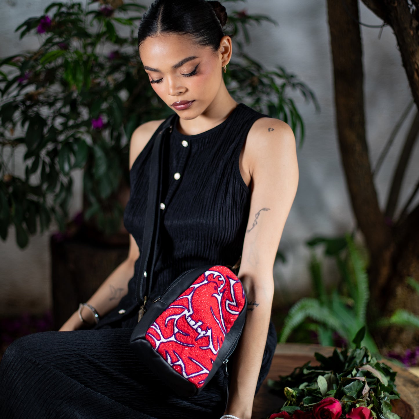 CROSSBODY SLING 2.0 - SMALL - OTOMÍ TEXTILE - BLACK - NO. 18199