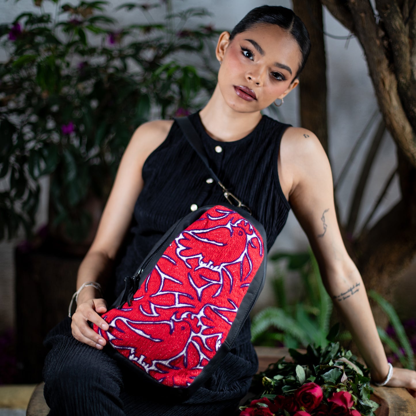 CROSSBODY SLING 2.0 - LARGE - OTOMÍ TEXTILE - BLACK - NO. 18196