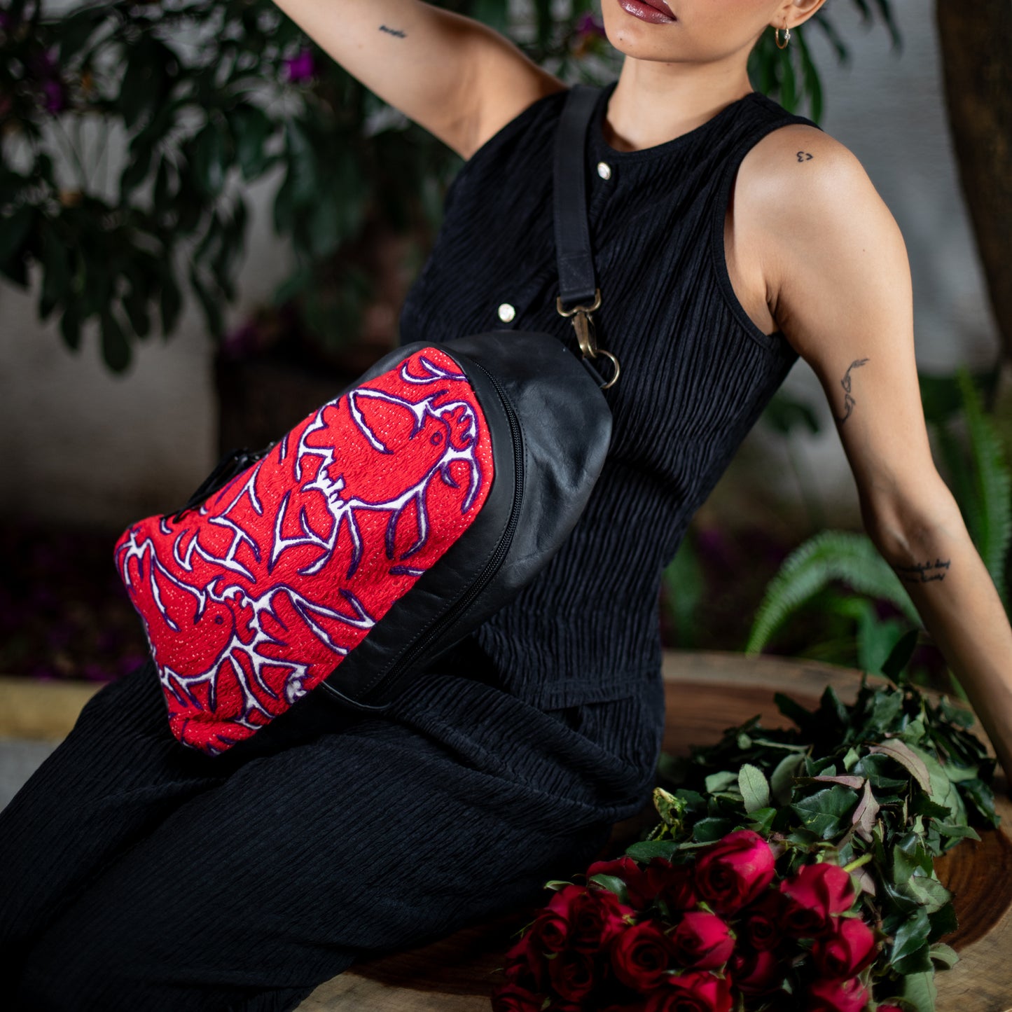 CROSSBODY SLING 2.0 - LARGE - OTOMÍ TEXTILE - BLACK - NO. 18196