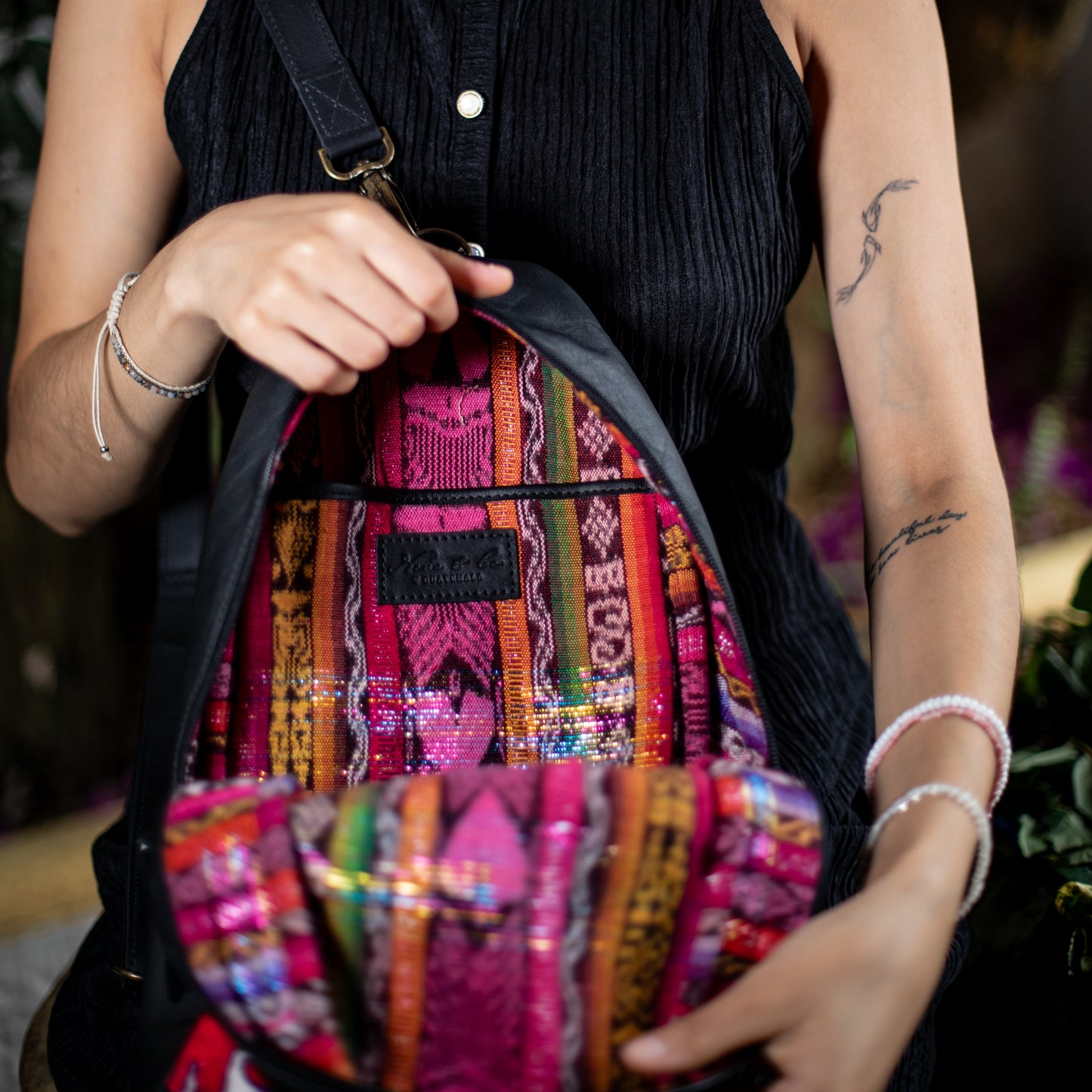 CROSSBODY SLING 2.0 - LARGE - OTOMÍ TEXTILE - BLACK - NO. 18196