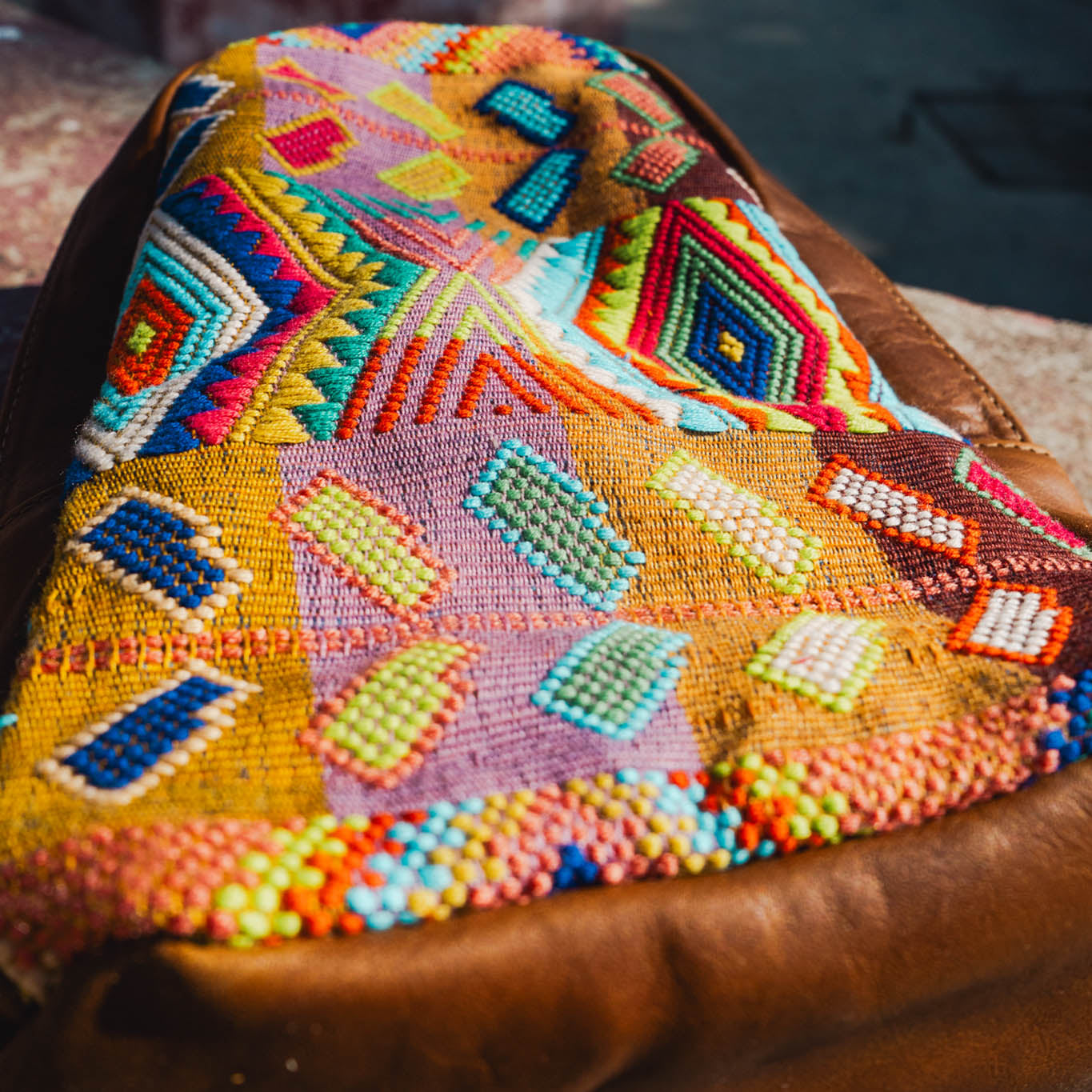 2.0 CROSSBODY SLING - H&S WHEAT - CAFE - NO. 15397