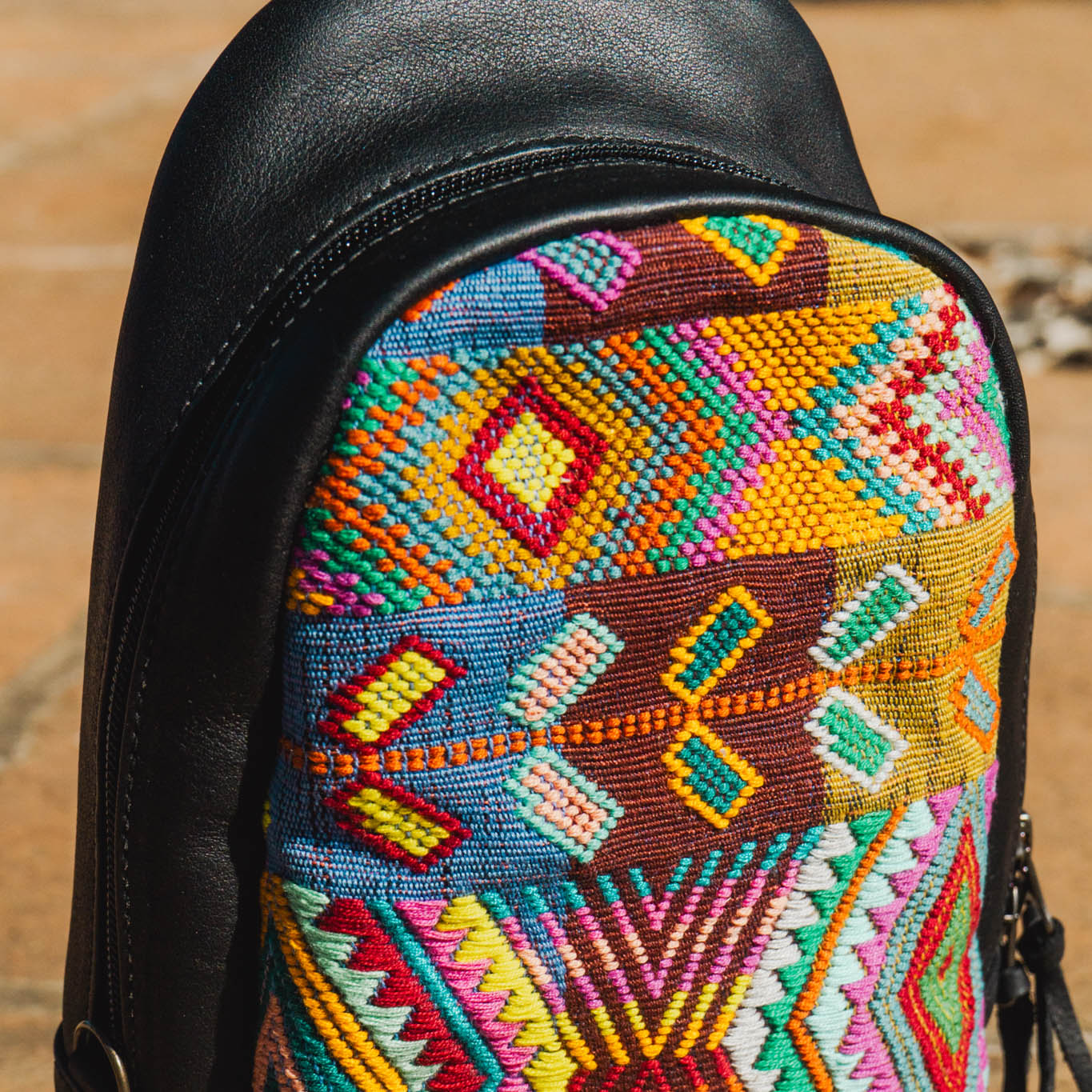 2.0 CROSSBODY SLING - H&S WHEAT - BLACK - NO. 15391