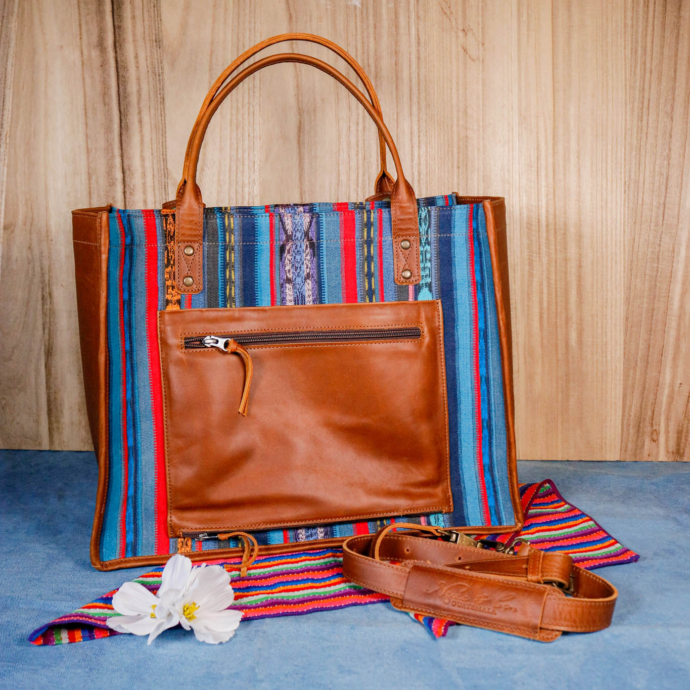 THE PERFECT TRAVEL TOTE - CORTE - CAFE - NO. 16366