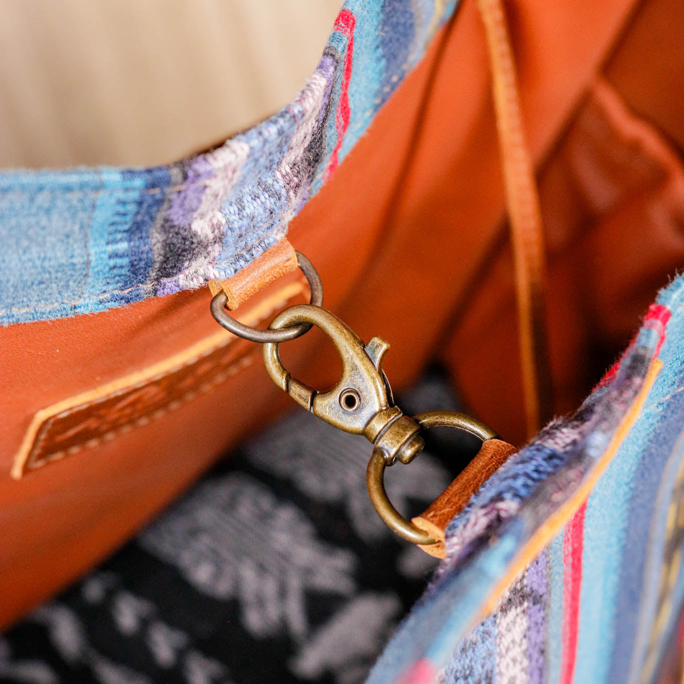 THE PERFECT TRAVEL TOTE - CORTE - CAFE - NO. 16366