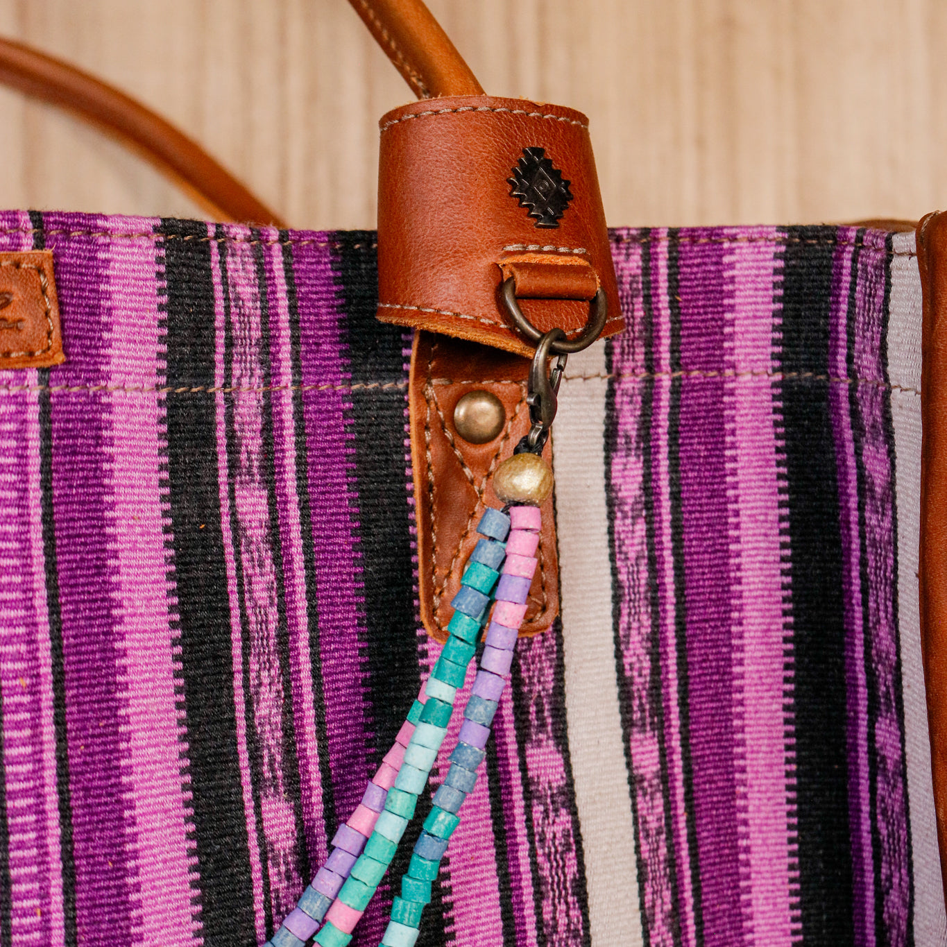 THE PERFECT TRAVEL TOTE - CORTE - CAFE - NO. 16368