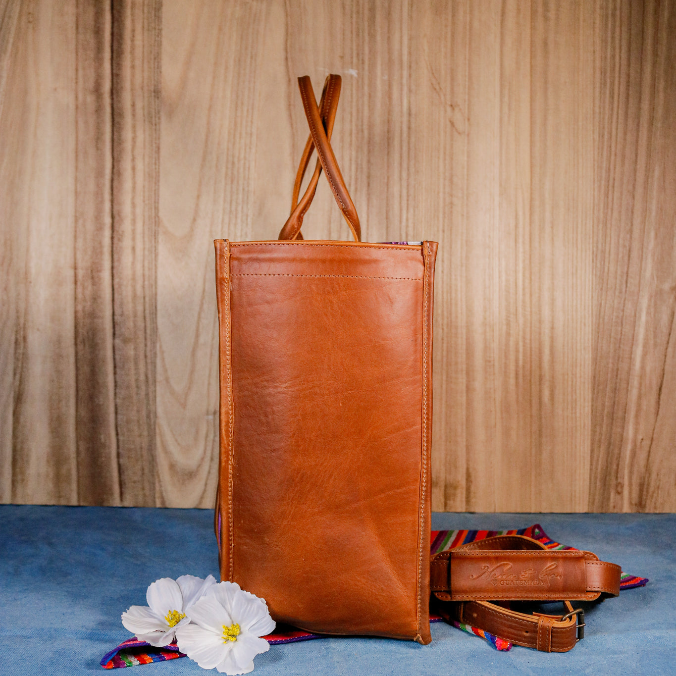 THE PERFECT TRAVEL TOTE - CORTE - CAFE - NO. 16368