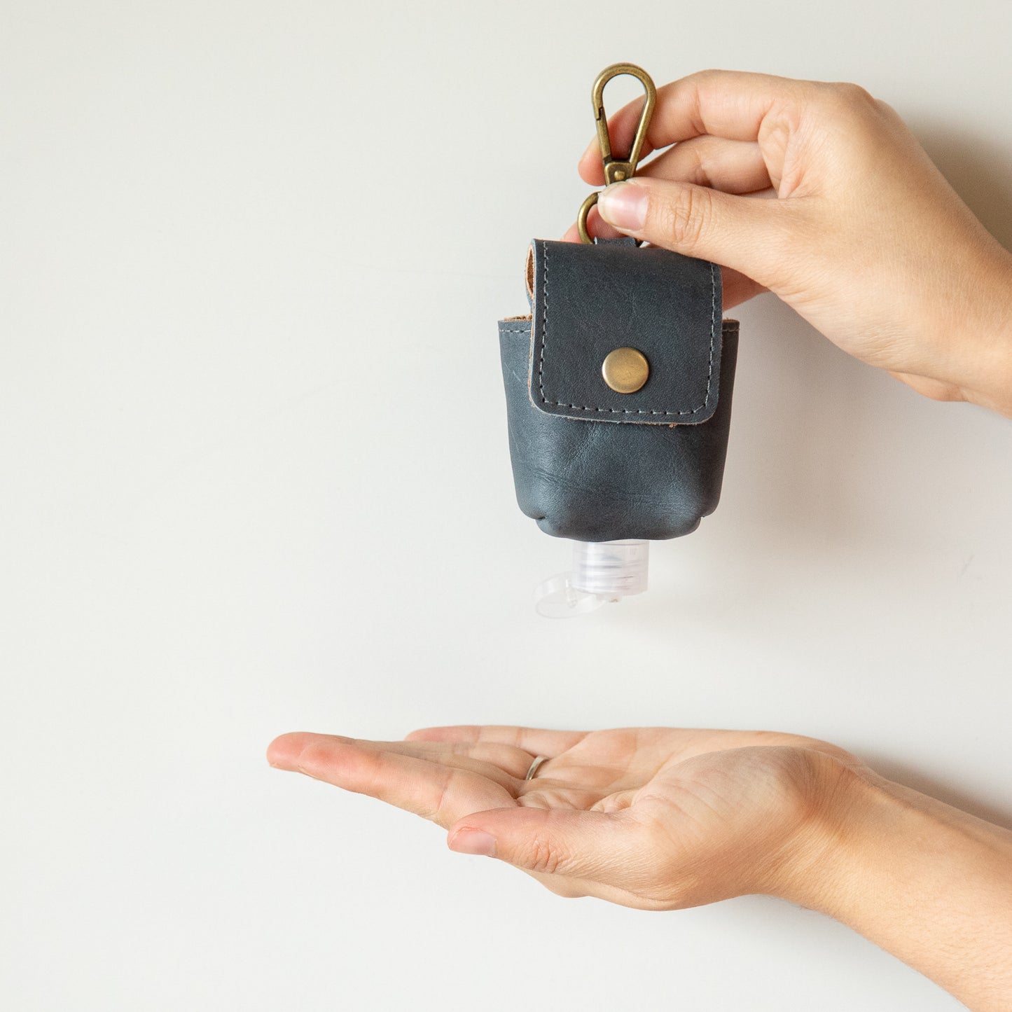 HAND SANITIZER SNAP CASE - FULL LEATHER - SLATE