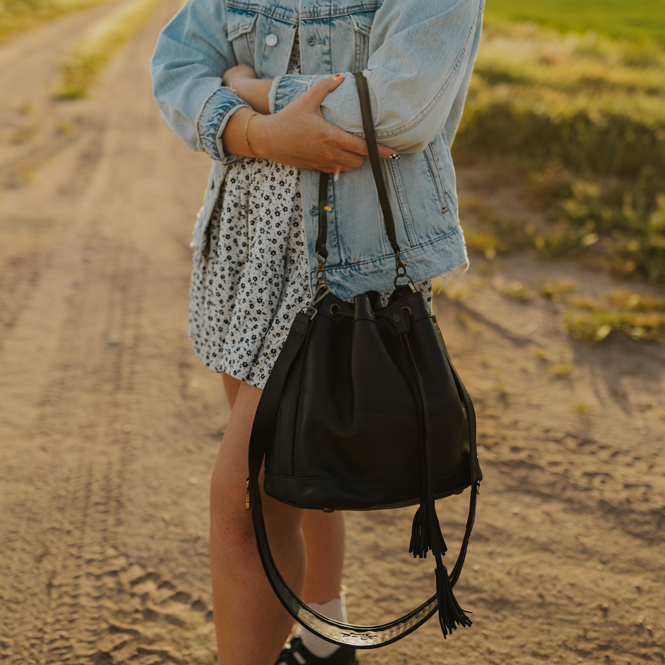 DRAWSTRING BUCKET BAG - MEDIUM - FULL LEATHER COLLECTION - BLACK – Nena &  Co.