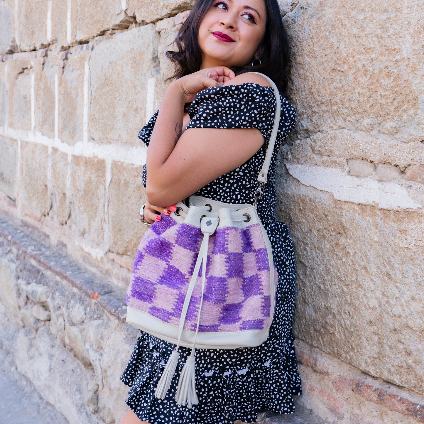 DRAWSTRING BUCKET BAG - MEDIUM - CHECKERED MOMO - IRIS & ORCHID - BONE LEATHER