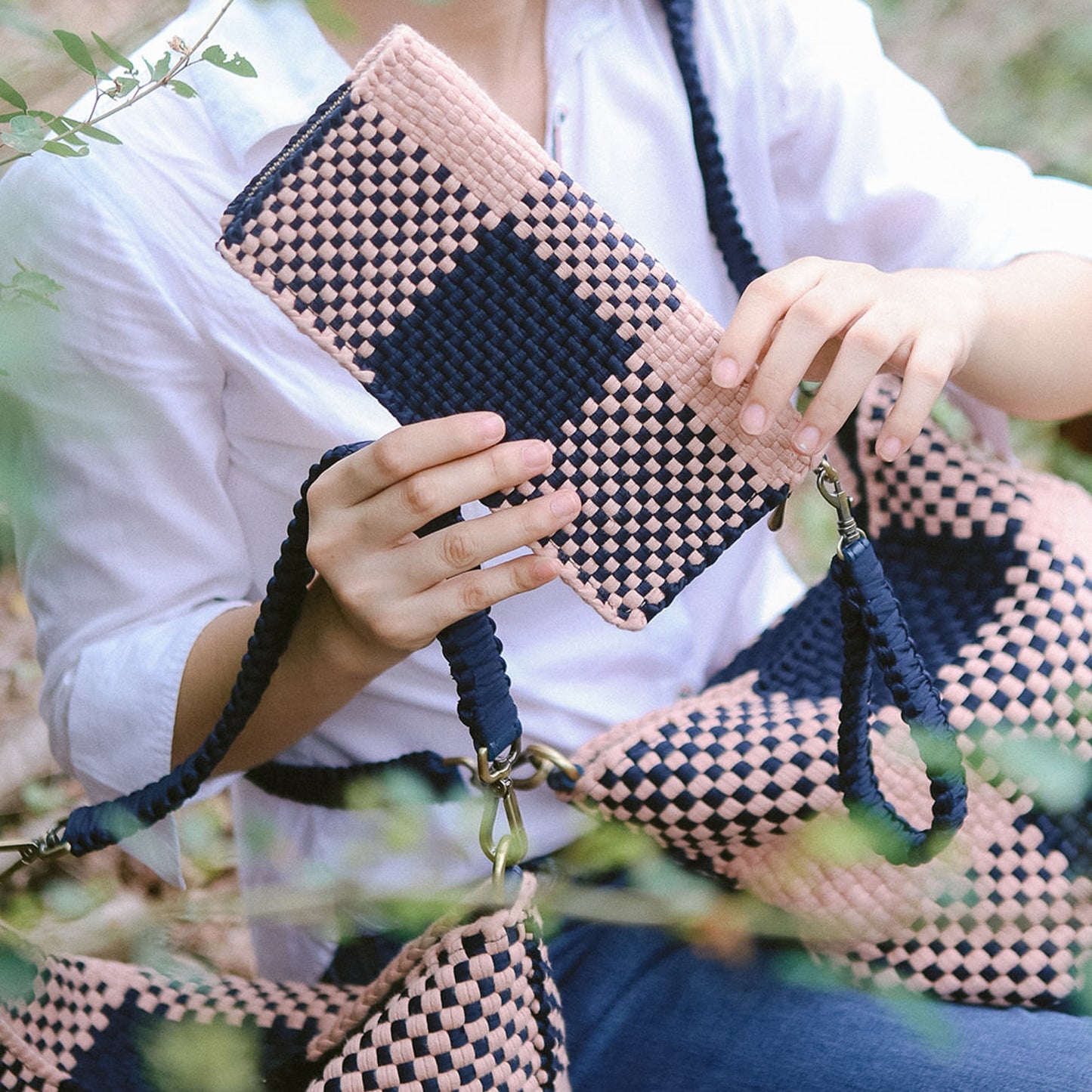 NARRA ZIP WALLET - PHILIPPINES COLLECTION - BLUSH & NAVY