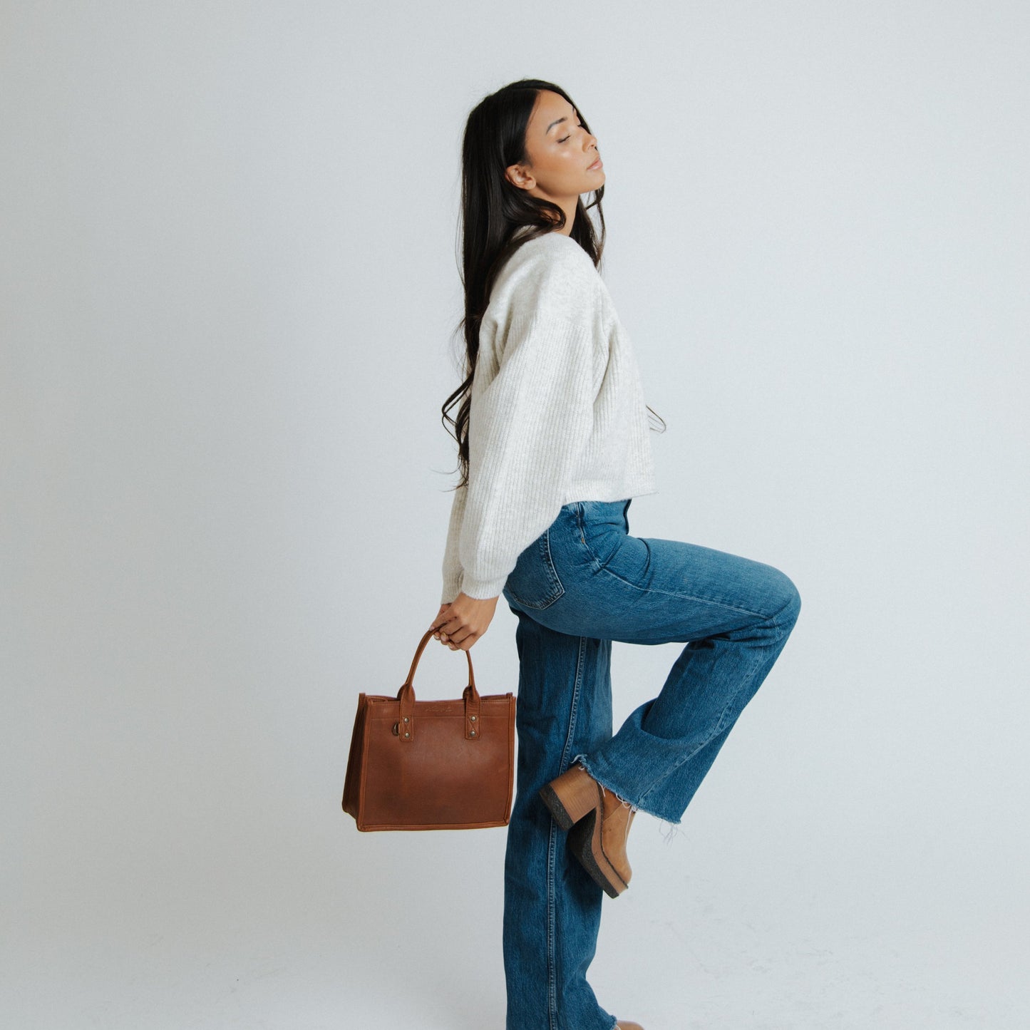 THE MEDIUM PERFECT TRAVEL TOTE - FULL LEATHER COLLECTION - CAFE
