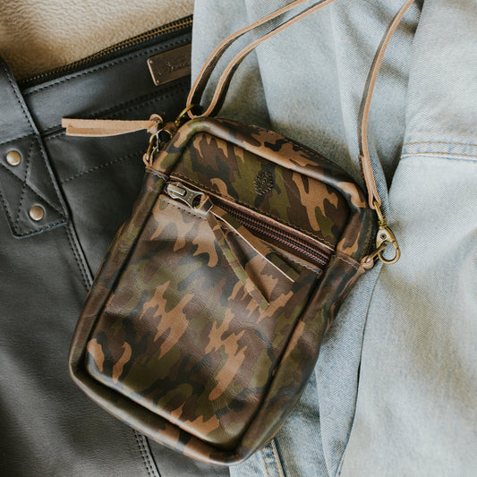 CROSSBODY TRAVEL BAG - FULL LEATHER COLLECTION - CAMOUFLAGE LEATHER