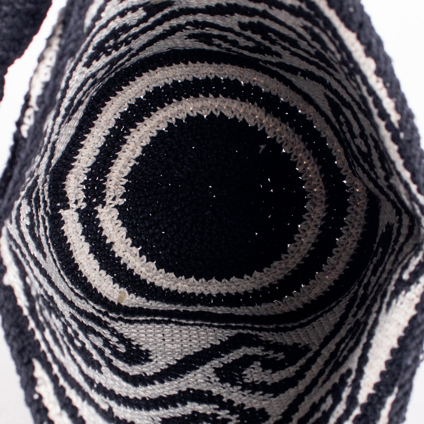 CROCHETED SHOULDER BAG - NO. 18224