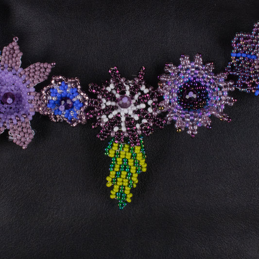 BEADED FLORAL BAG NECKLACE - NO. 18285