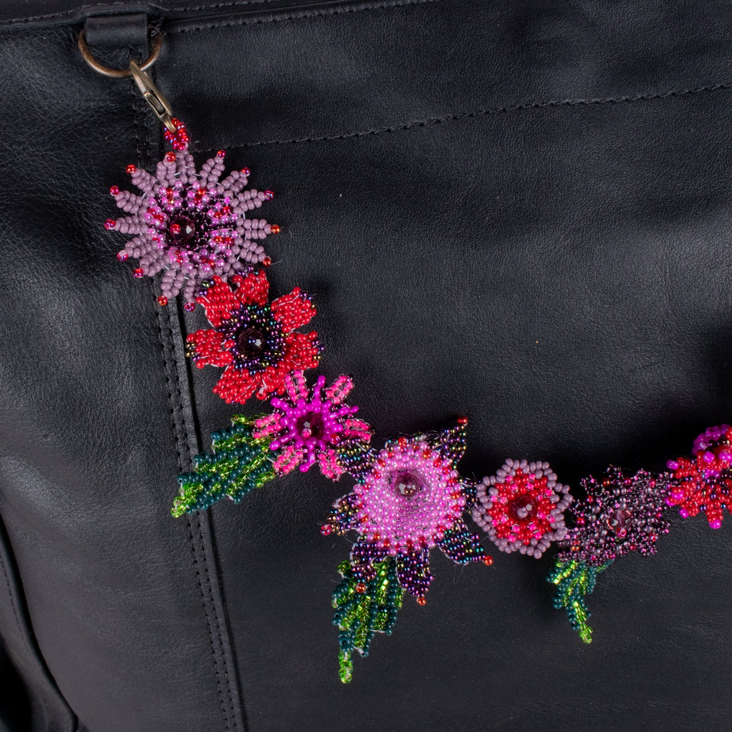 BEADED FLORAL BAG NECKLACE - NO. 18297