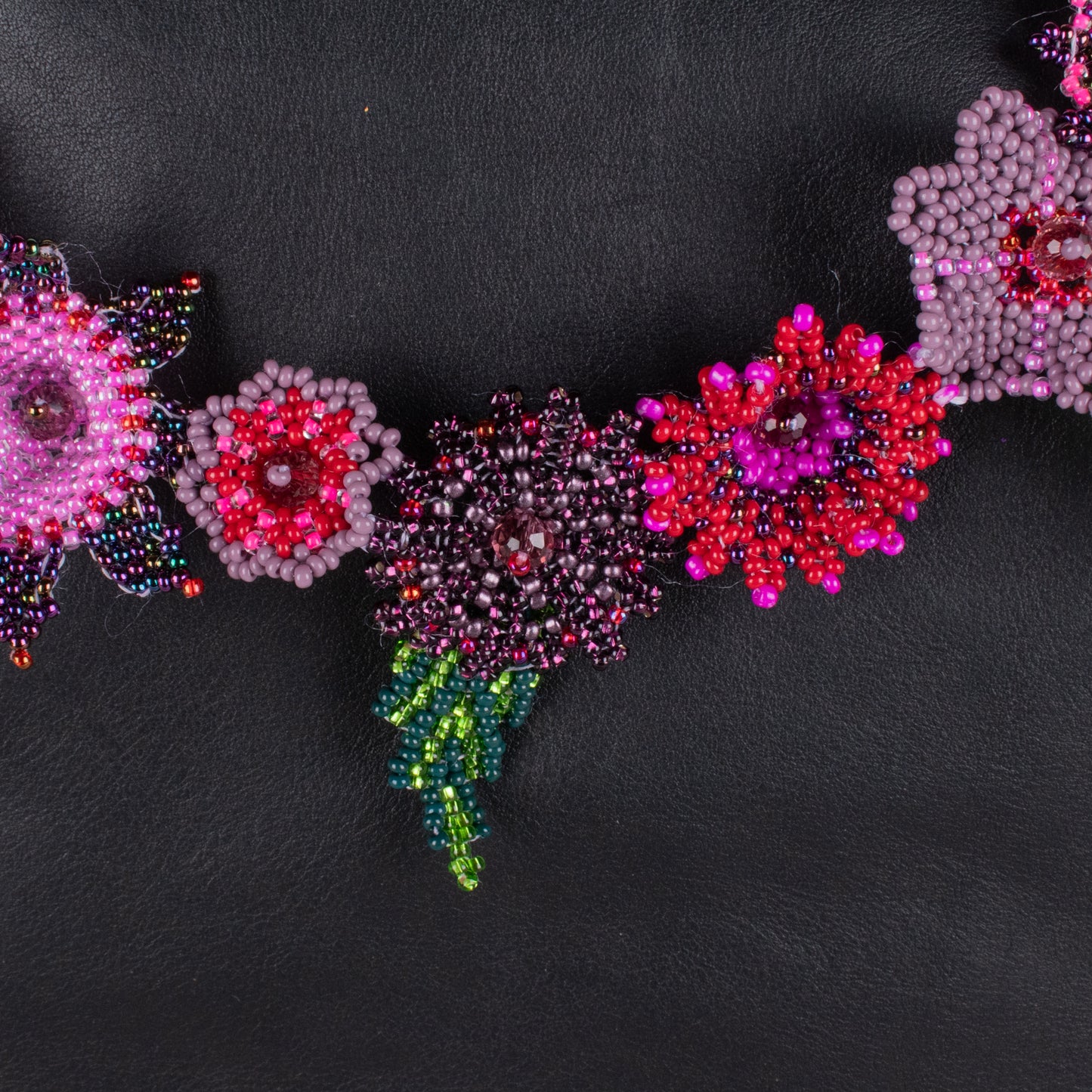 BEADED FLORAL BAG NECKLACE - NO. 18297