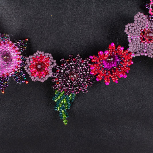 BEADED FLORAL BAG NECKLACE - NO. 18297