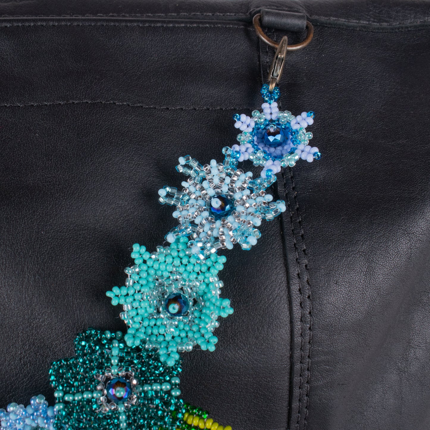 BEADED FLORAL BAG NECKLACE - NO. 18299