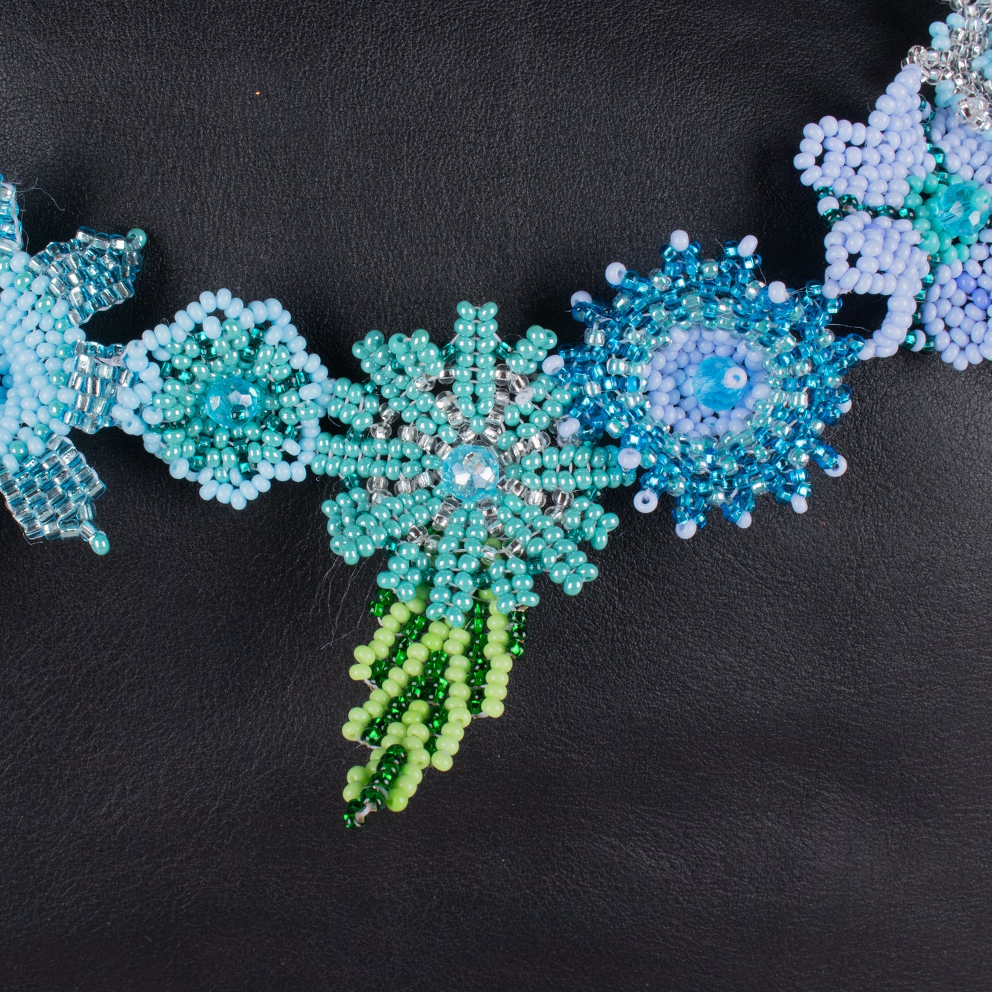 BEADED FLORAL BAG NECKLACE - NO. 18300