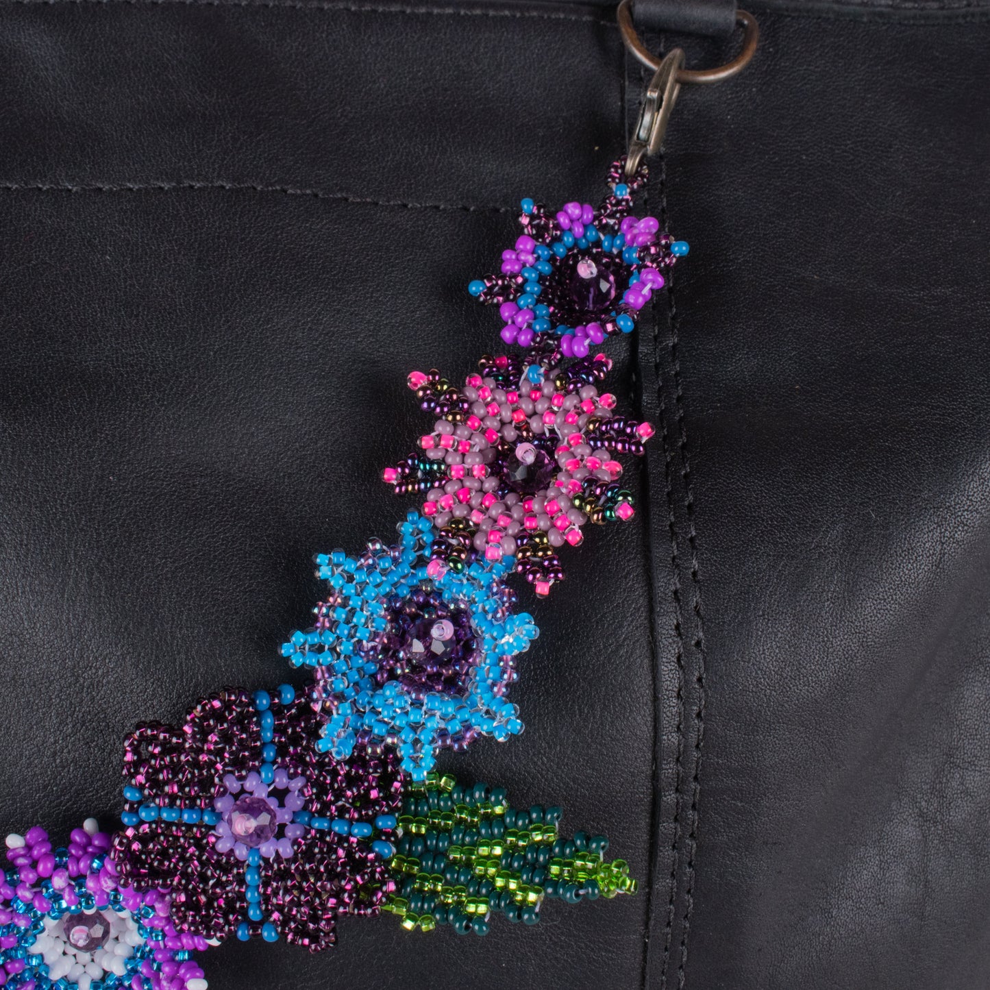 BEADED FLORAL BAG NECKLACE - NO. 18301